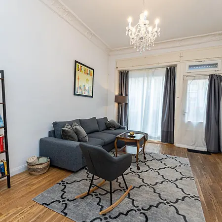 Be In Zentral Und Ruhig Fuer Familien Und Geschaeftsreisende In Schoeneberg *