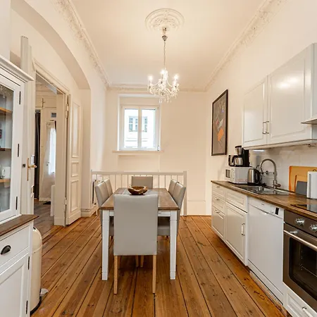 Be In Zentral Und Ruhig Fuer Familien Und Geschaeftsreisende In Schoeneberg * Berlino