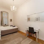Apartmán Be In Zentral Und Ruhig Fuer Familien Und Geschaeftsreisende In Schoeneberg Berlín