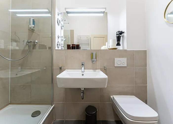 Be In Zentral Und Ruhig Fuer Familien Und Geschaeftsreisende In Schoeneberg Apartman Berlin