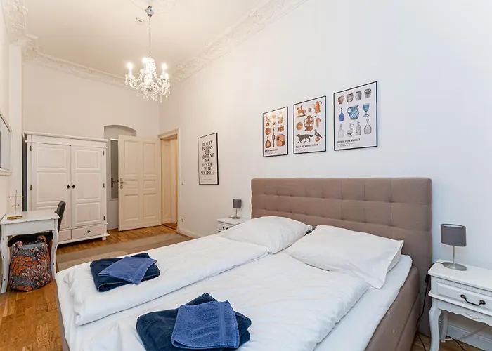 Be In Zentral Und Ruhig Fuer Familien Und Geschaeftsreisende In Schoeneberg Berlin