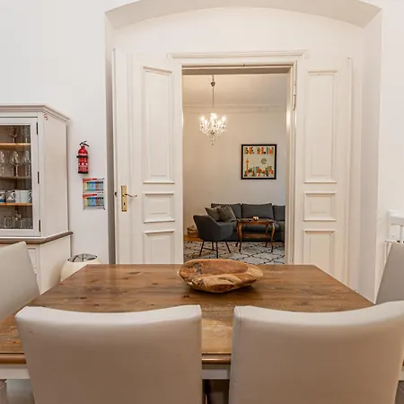 Appartement Be In Zentral Und Ruhig Fuer Familien Und Geschaeftsreisende In Schoeneberg