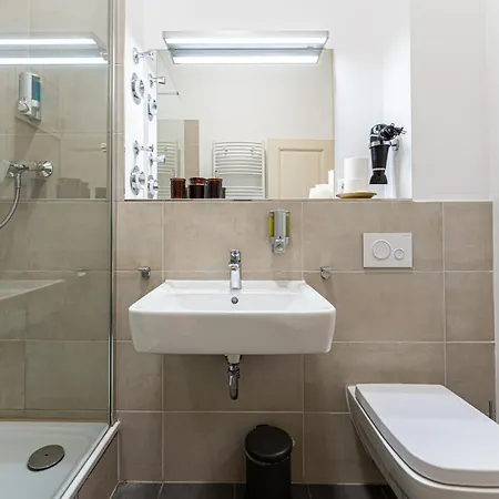 Be In Zentral Und Ruhig Fuer Familien Und Geschaeftsreisende In Schoeneberg Appartement Berlin